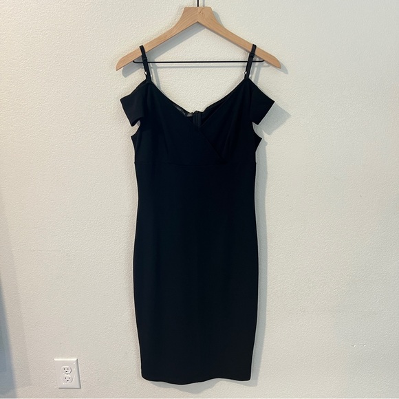 Homeyee Elegant Black Stretch Off-Shoulder V-Neck Midi Sheath‎ Dress Size 8 - Picture 1 of 12